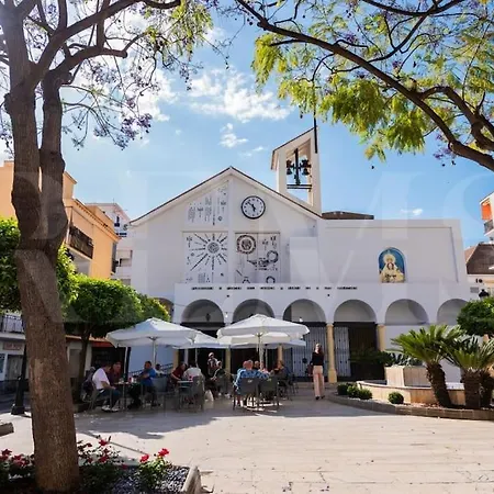 With Terrace Steps From Rems Apartment