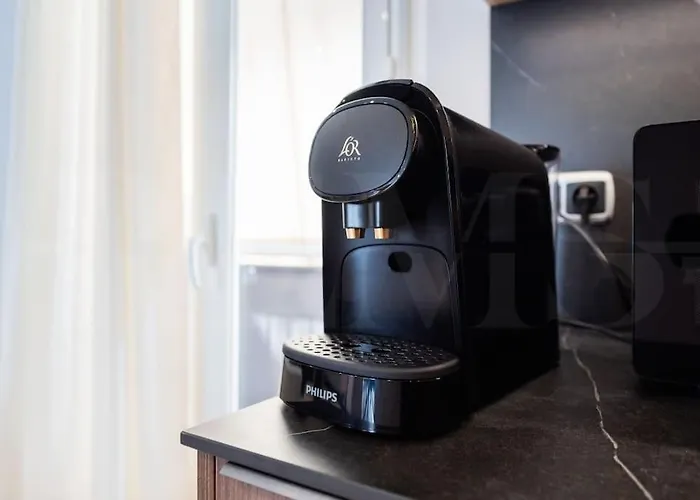 With Terrace Steps From Rems アパート *