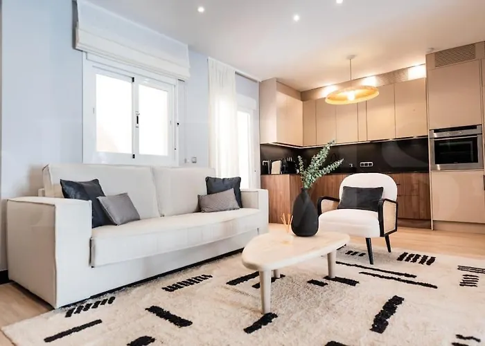 With Terrace Steps From Rems フエンヒロラ