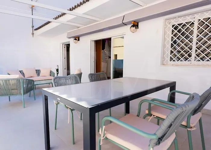 Apartment With Terrace Steps From Rems