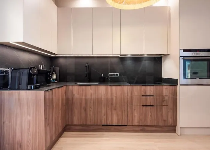 Apartment With Terrace Steps From Rems Fuengirola