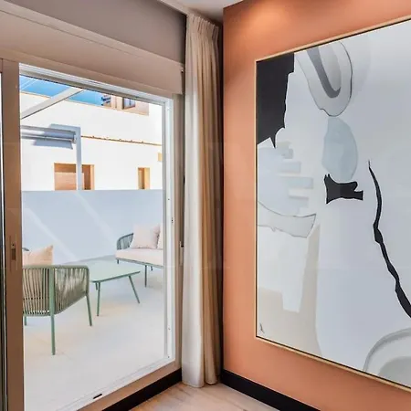 Appartamento With Terrace Steps From Rems