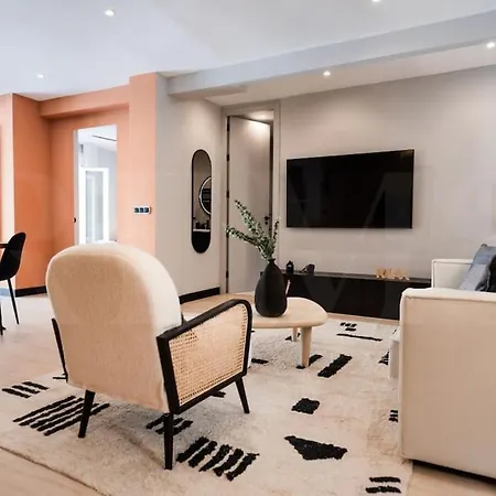 With Terrace Steps From Rems フエンヒロラ